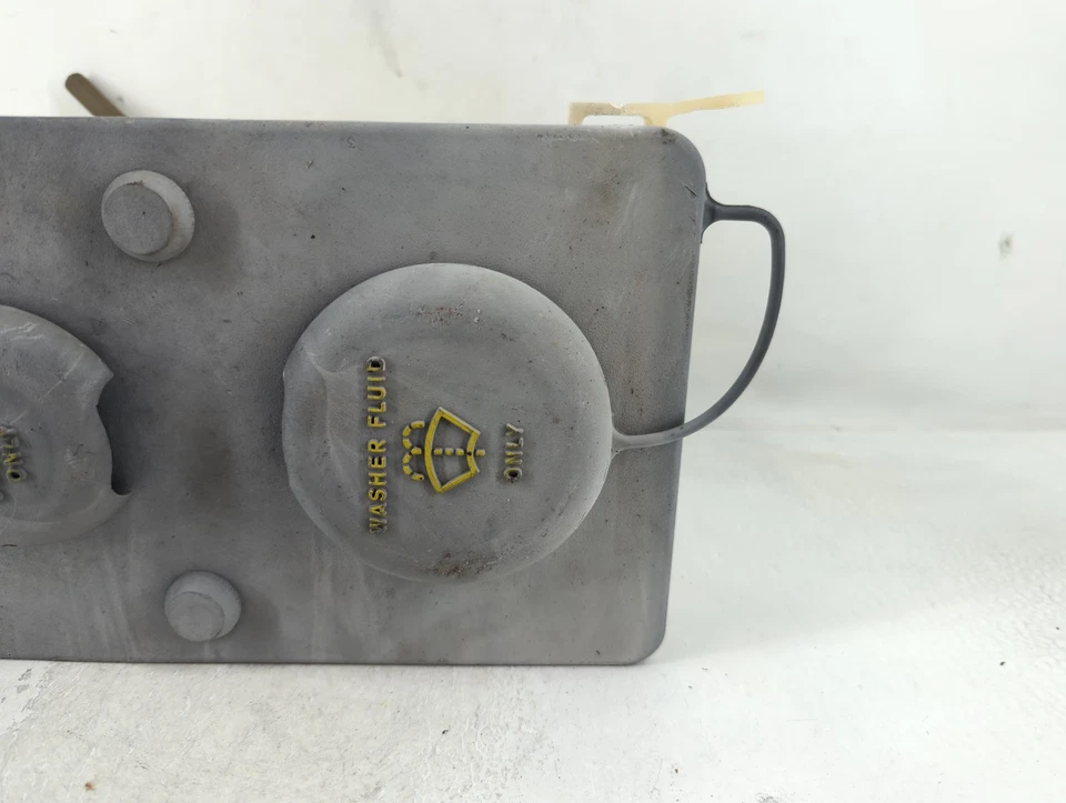 Ford F-150 1996 líquido de lavadora y radiador refrigerante depósito panel de cubierta K77Z4 Foto 3 de 4