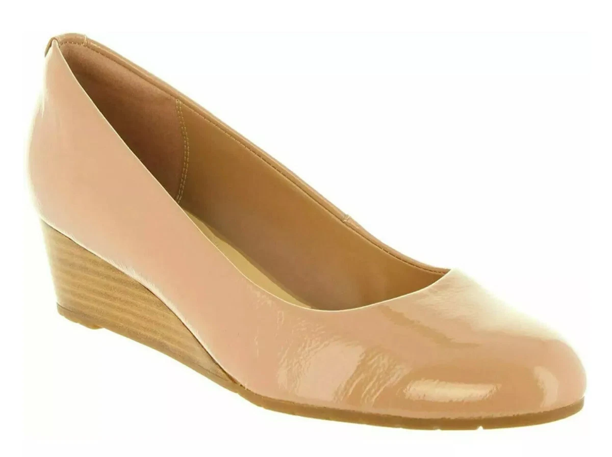 New Clarks Women s Vendra Bloom Closed Toe Beige Pumps UK Size 4.5 D Fit 37.5