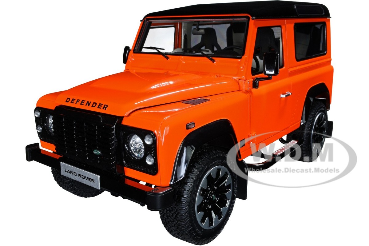 LAND ROVER DEFENDER 90 WORKS V8 70TH ED ORANGE 1/18 DIECAST LCD