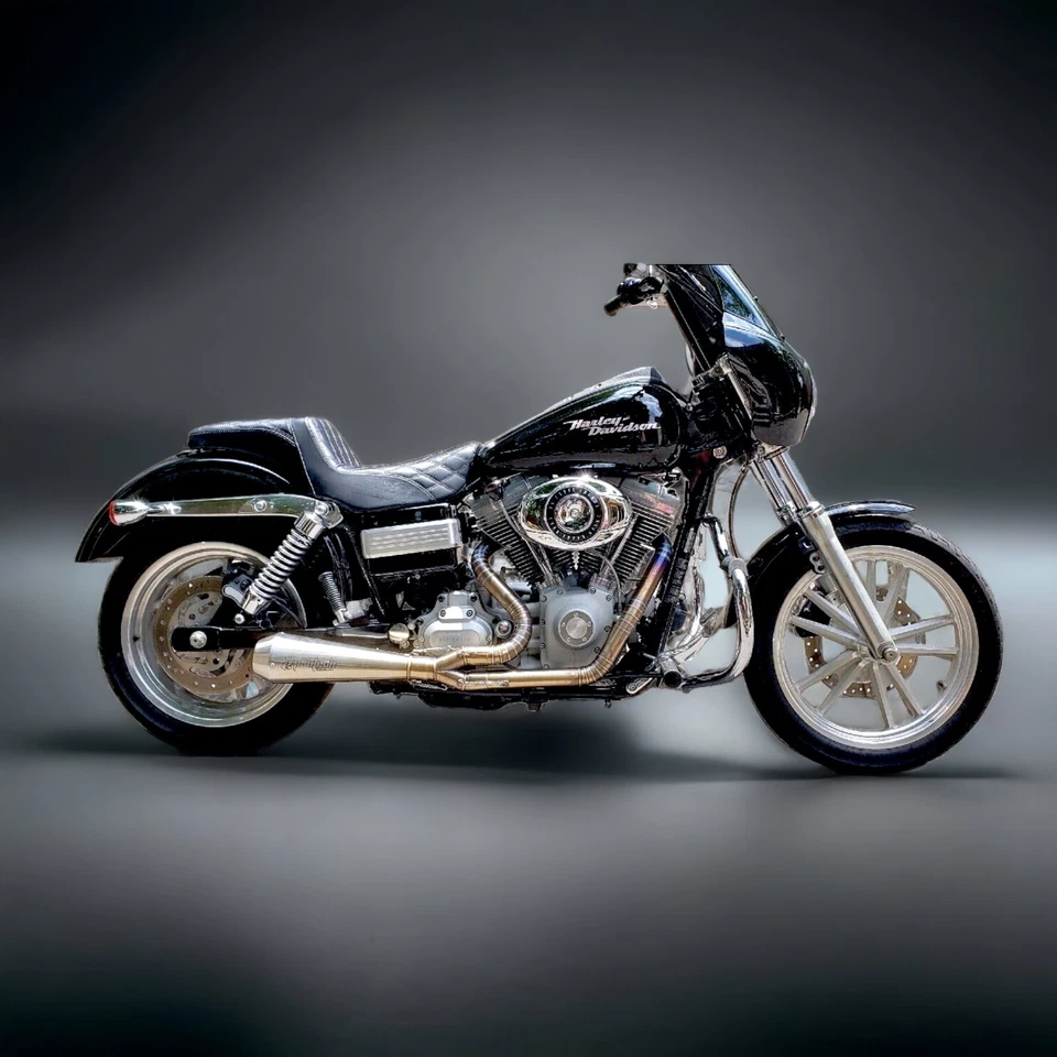 Harley-Davidson Dyna Fat Bob 2008 escape FXDF Foto 2 de 4