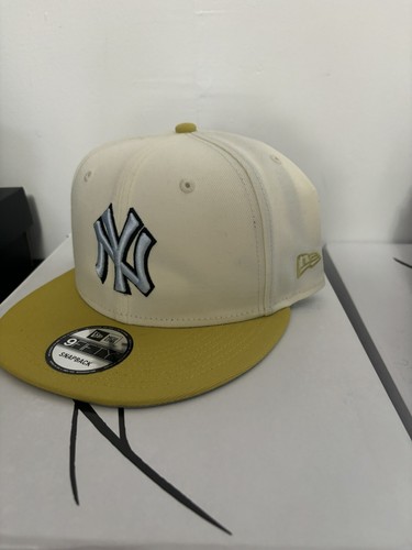 New York Yankees New Era Spring Basic Two-Tone 9FIFTY Snapback Hat Yellow/Cream - Picture 3 of 6