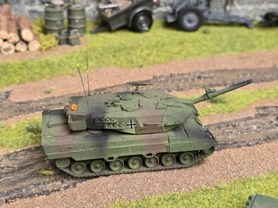 Roco MINITANKS Kampfpanzer Leopard 2 A6 ,BW gesupert mit decals, H0 , 1:87 #1372 - Bild 3 von 4