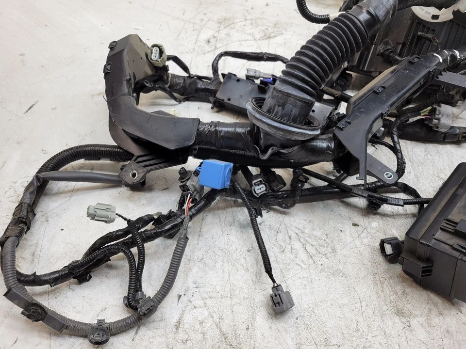 Subaru Forester 2019 2020 2021 bahía de motor delantero caja de fusibles arnés de cables 81402SJ000 Foto 2 de 4