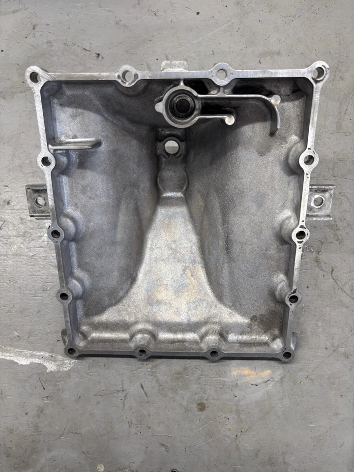 Suzuki GSX-R 600 GSX-R 750 2004-2005 cárter de aceite del motor con pernos Foto 3 de 4