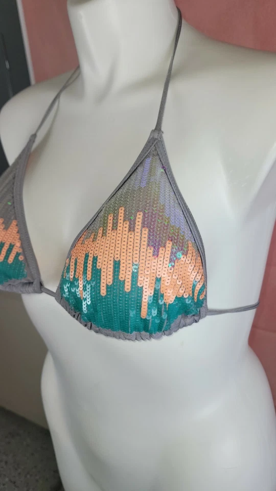 Top de bikini para mujer xhilaration multicolor con lentejuelas talla S/P Foto 2 de 4