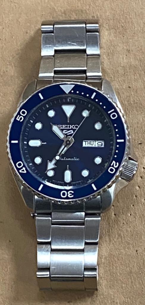 SEIKO 5 SPORT 4R36-07G0 DAY-DATE BLUE DIAL 42mm STAINLESS SEIKO 5 SPORT 4R36-07G0 DAY-DATE BLUE DIAL 42mm STAINLESS