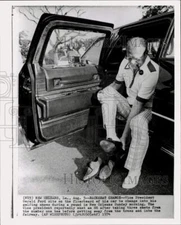 1974 Press Photo Vice President Gerald Ford wears his golfing shoes in Louisiana