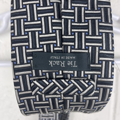 Corbata Hecha en Italia Para Hombres 100% Seda 58 Pulgadas Largo Geométrico Usada en Excelente Condición - Imagen 4 de 5