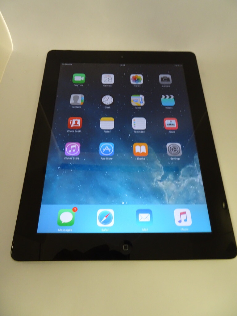 Apple iPad 2, 16GB, Wi-Fi & 3G (Vodafone) 9.7in - Black - DP436