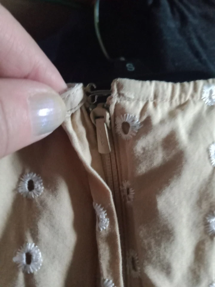 Vestido recto Old Navy Beige, forrado, sin nivel para niñas, talla 6, excelente estado Foto 4 de 4