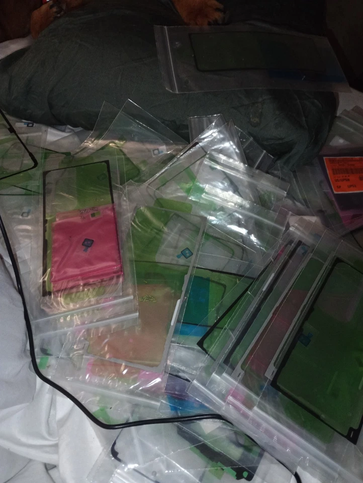 Аксессуары для сотовых телефонов Samsung в ассортименте    - Изображение 4 из 4