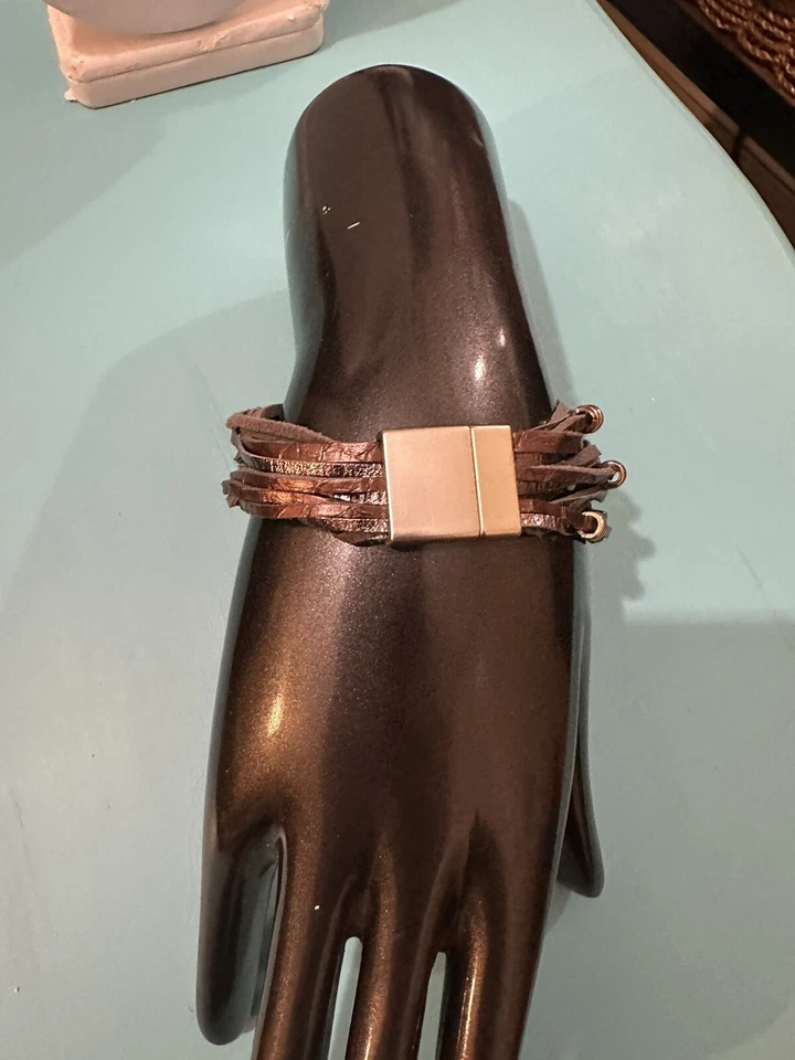 Pulsera de cuero multicapa Foto 3 de 3