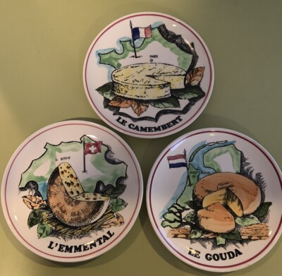 Set Of 3 GIEN France 'Cordon Rouge' Cheese Plates, 7 3/8'' (RARE)