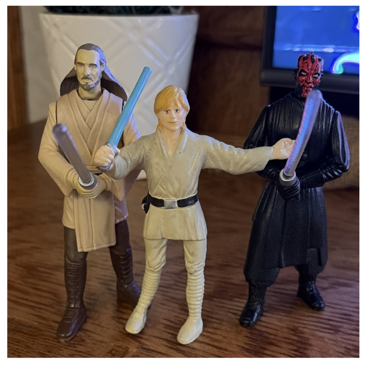 Star Wars Action Figure Lot of 3 with Lightsabers Sci-Fi & Horror