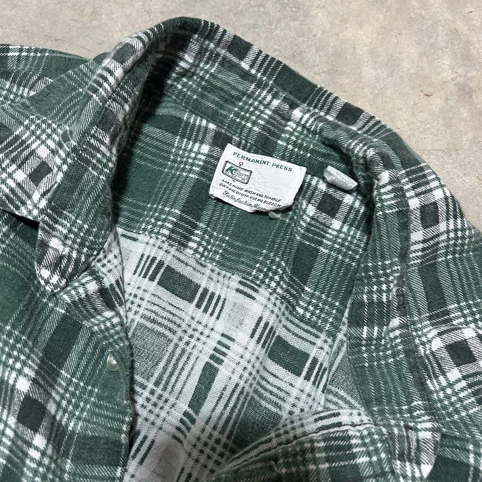 True Vintage 1970s Kmart Green Plaid Flannel Button Up Shirt - Image 2 of 3