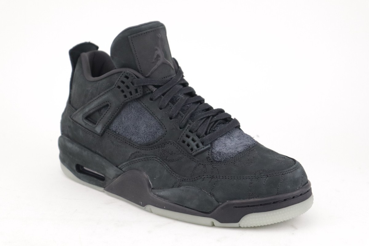 Nike Air Jordan 4 Retro x KAWS Black 930155 001 Size 9.5 Nike Air Jordan 4 Retro x KAWS Black 930155 001 Size 9.5