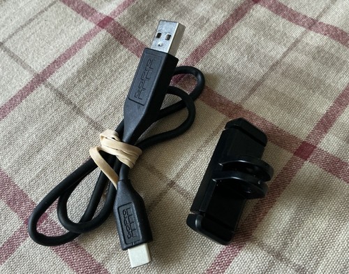 Genuine GoPro Charging Cable /Gopro Quick Release Not The Original - 第 1/2 張圖片