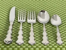 Oneida VALERIE Stainless Distinction Deluxe Satin Flatware SMART CHOICE E36G