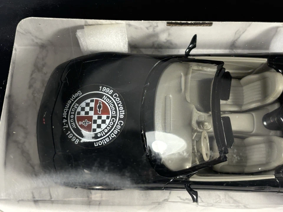 Corvette 1998 concesionario promoción modelo coche museo celebración nuevo en caja 1/25 ¡de colección EE. UU.! Foto 3 de 4