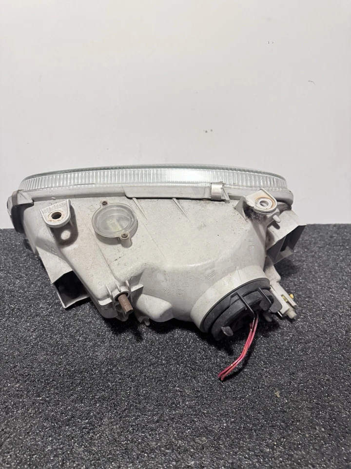 1996 年丰田 RAV4 右乘客侧车头灯前照灯原始设备制造商 — 第 4/4 张图片