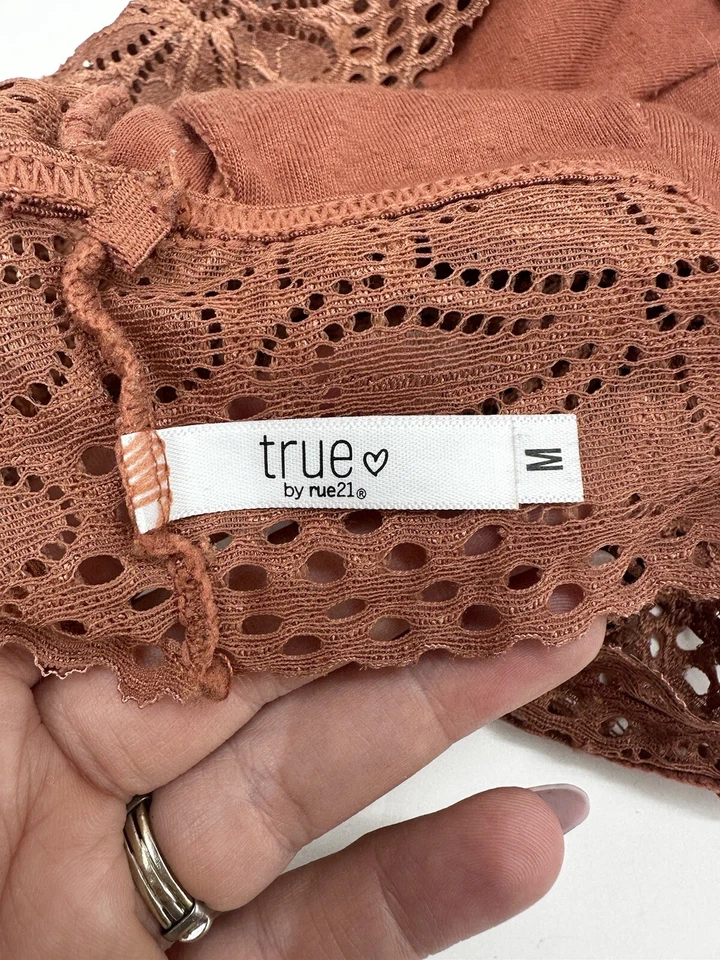 Top halter de encaje naranja talla mediana True by Rue 21 para mujer Foto 3 de 4