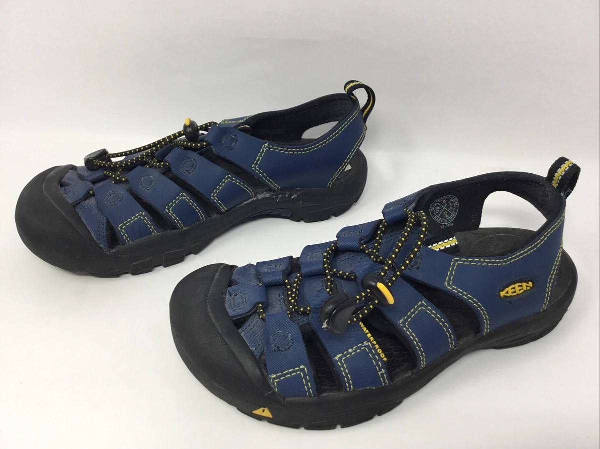 Keen XT 0305 Newport Womens Size 4 Blue Closed Toe Waterproof Hiking Sandals U