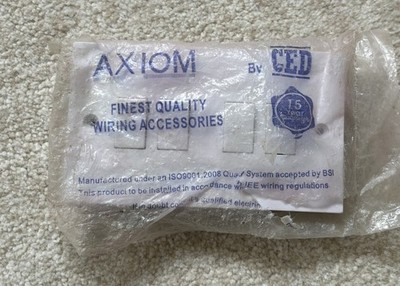 CED AXIOM 4 Gang Lichtschalter weiß eckiger Rand Kunststoff 