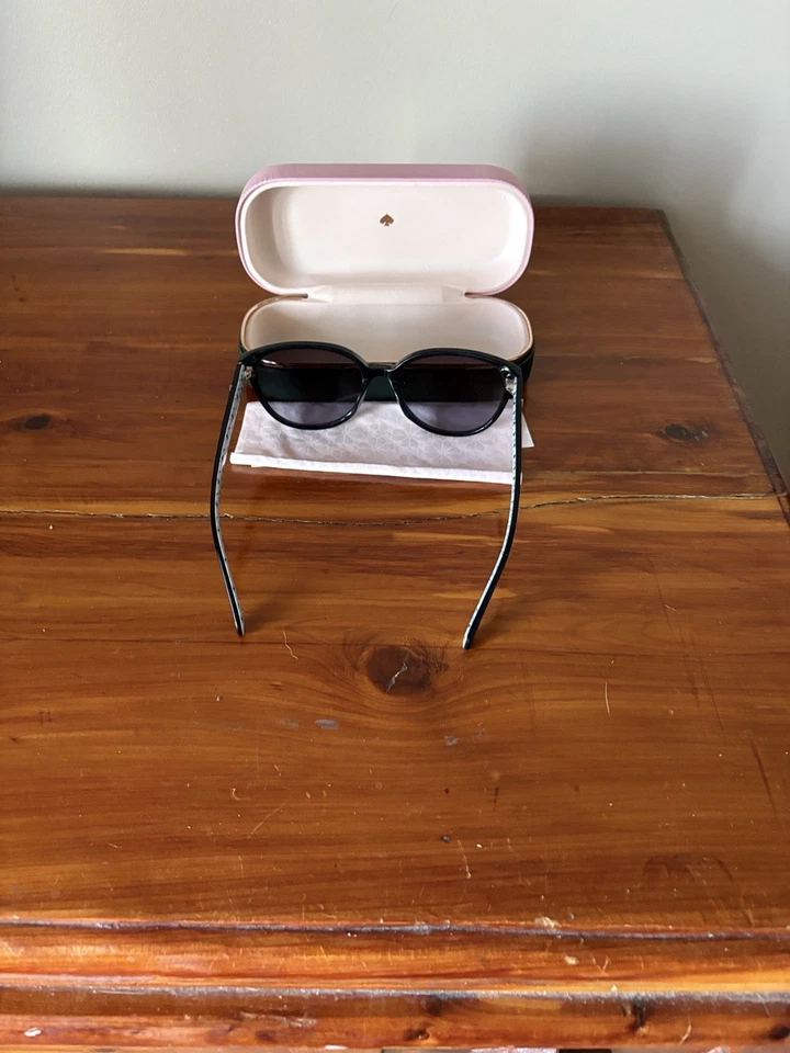 Kate Spade Sunglasses And Hard Case - Image 2 of 4