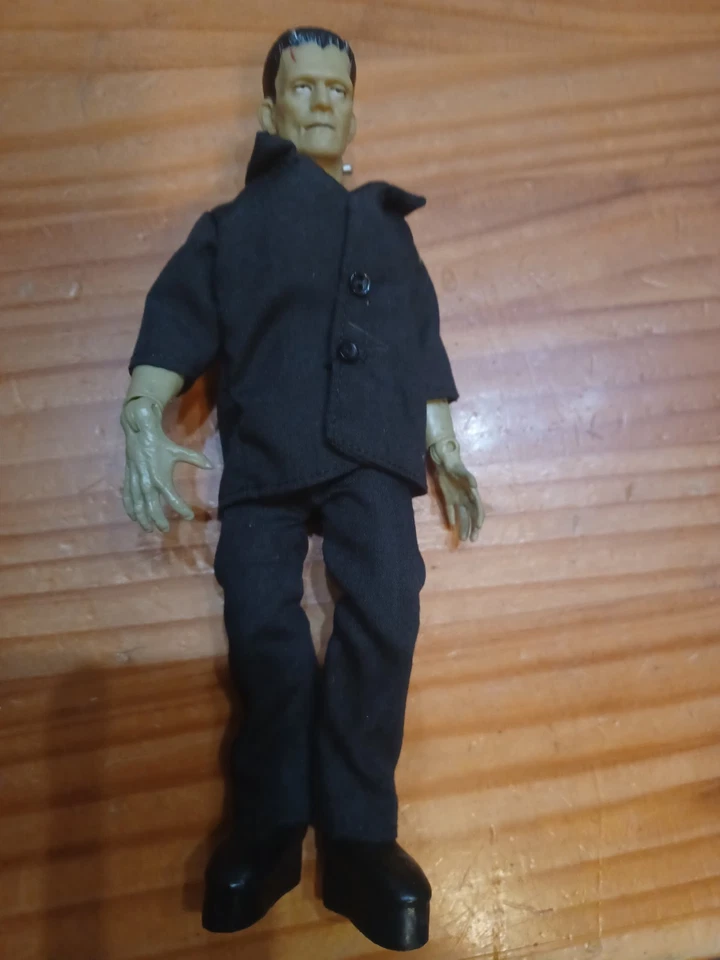 GRANDE LOTE DE BONECO DE AÇÃO VESTIDO HORROR MEGOS GILLMAN, WOLFMAN AND MORE 8" - Imagem 2 de 4