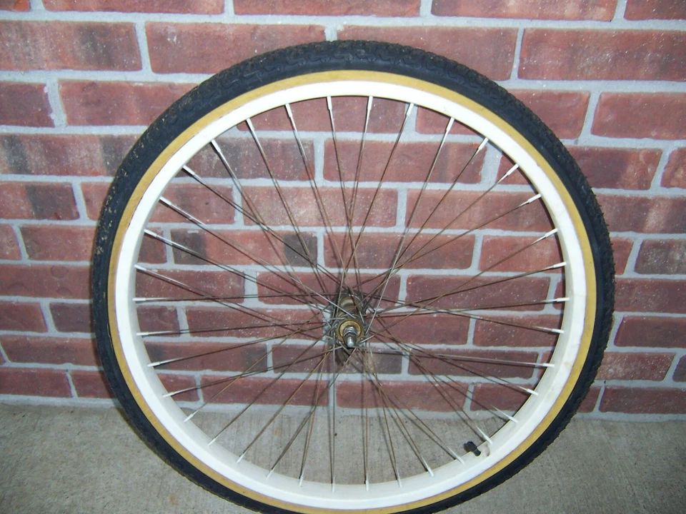 Vintage Schwinn Tubular S2 Front Rim & 26 X 2 Tire Taken Off 1950s Hornet Bike - Image 3 of 4