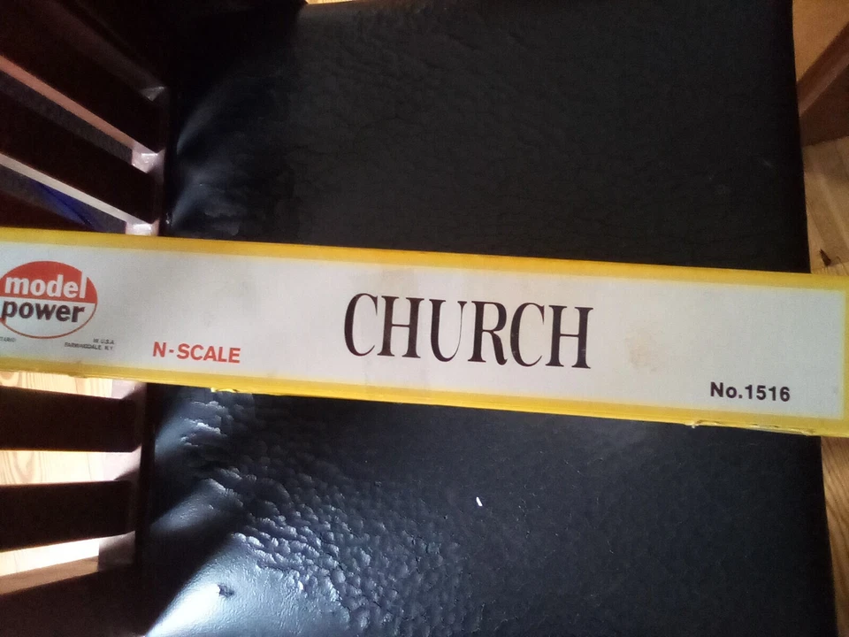 Model Power-- N Scale-- large church #1516 - Image 3 of 3