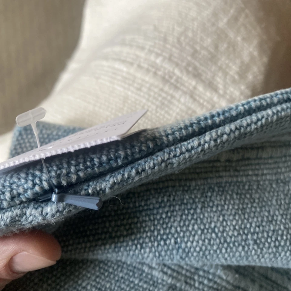 NEW!! POTTERY BARN RELAXED STRIPE LINEN/COTTON PILLOW COVER 18"SQ CHAMBRAY BLUE - Image 4 of 4