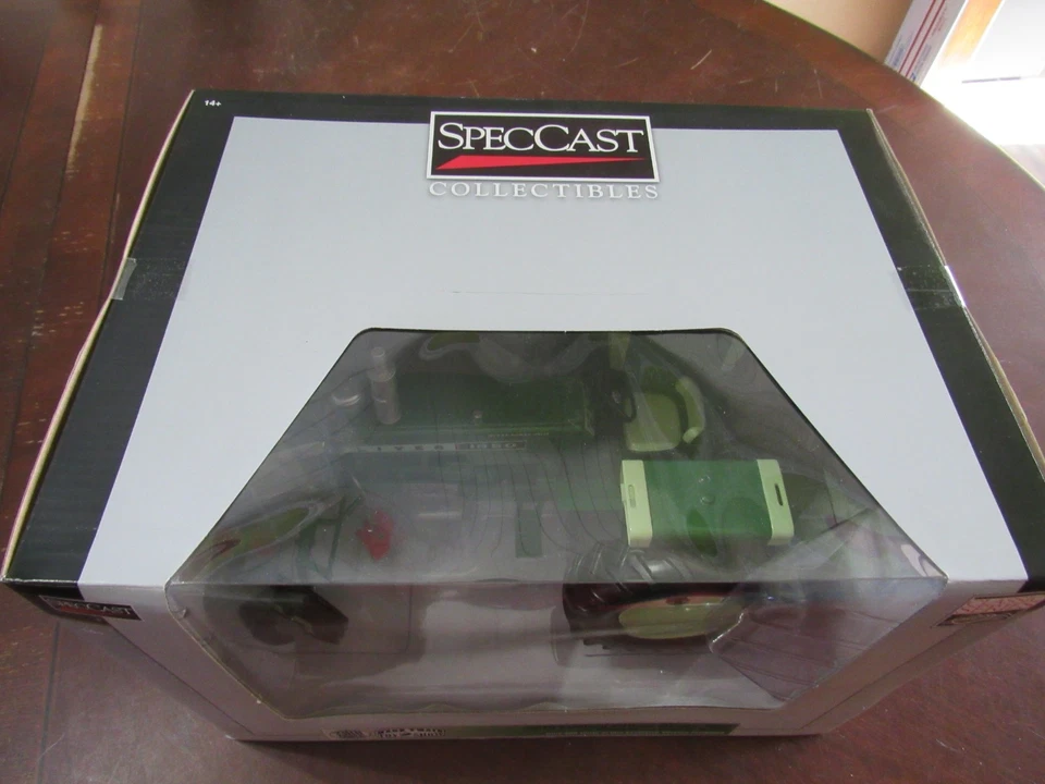 SPECCAST 1/16 2018 MARK TWAIN ROY SHOW OLIVER 1850 W/WEIGHTS & FENDER RADIO/NIB - Image 4 of 4