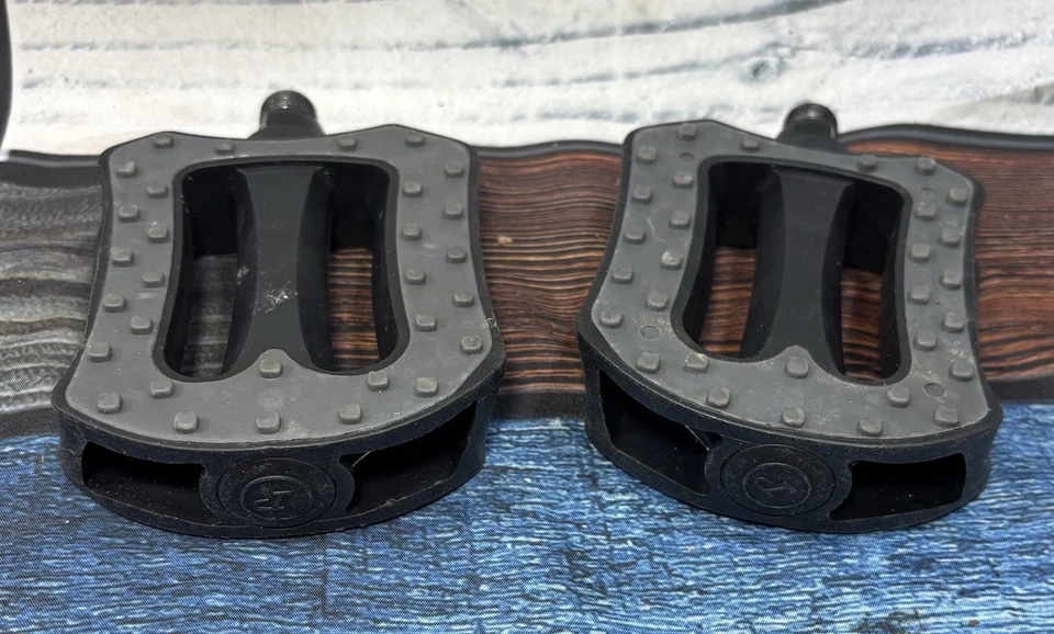 VP K218 Resin Platform Pedals 9/16 Black PD19 - Image 4 of 4