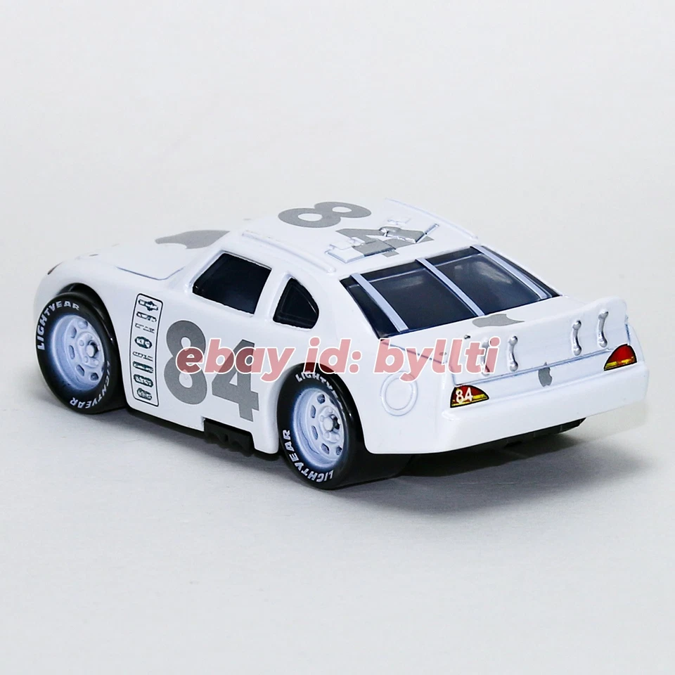 Mattel Disney Pixar Cars No.84 Apple Car 1:55 Diecast Car Toy Vehicle, NUEVO Suelto Foto 4 de 4