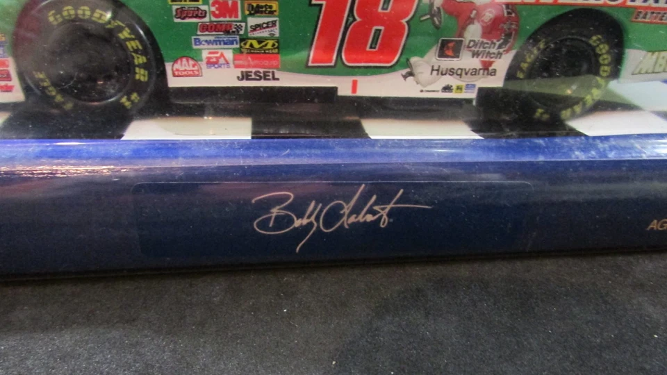 Coche de carreras vintage fundido a presión - Bobby Labonte Winners Circle # 18 baterías Intestate Foto 3 de 4