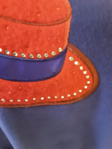 Felpa Red Hat Society Top Stitch M viola con grande cappello rosso e gemme finte - Foto 3 di 9