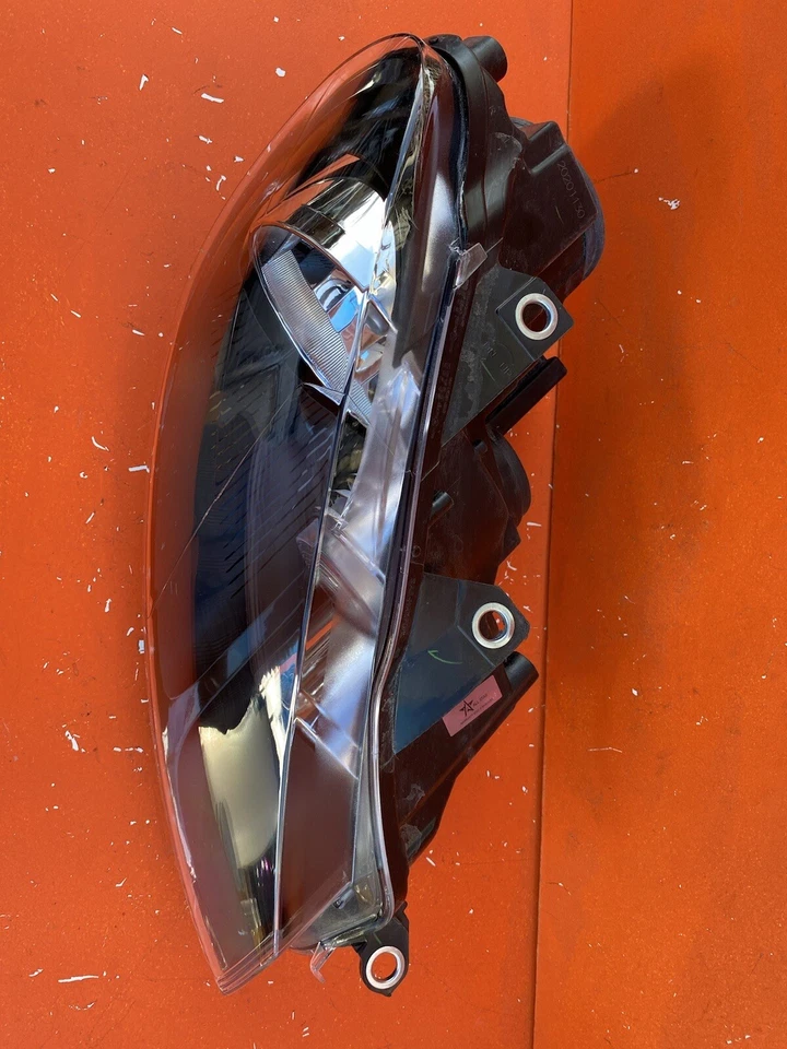 Faro derecho Volkswagen Golf 2010-2014 Capa TYC 20-12685-00-9 Foto 3 de 4