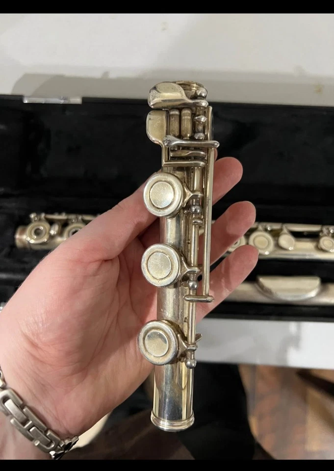 Flauta Armstrong 303 agujero abierto cabeza de plata esterlina junta delgada, pie B con estuche en muy buen estado Foto 2 de 4