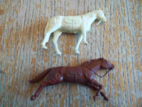 1960's MARX Fort Apache Playset cream and red brown Indian Ponies