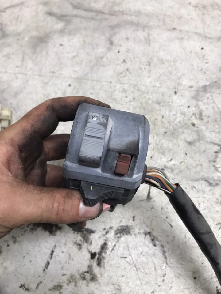 83 Kawasaki KZ1100 KZ 1100 A переключатель поворота для левой руки - Изображение 3 из 4