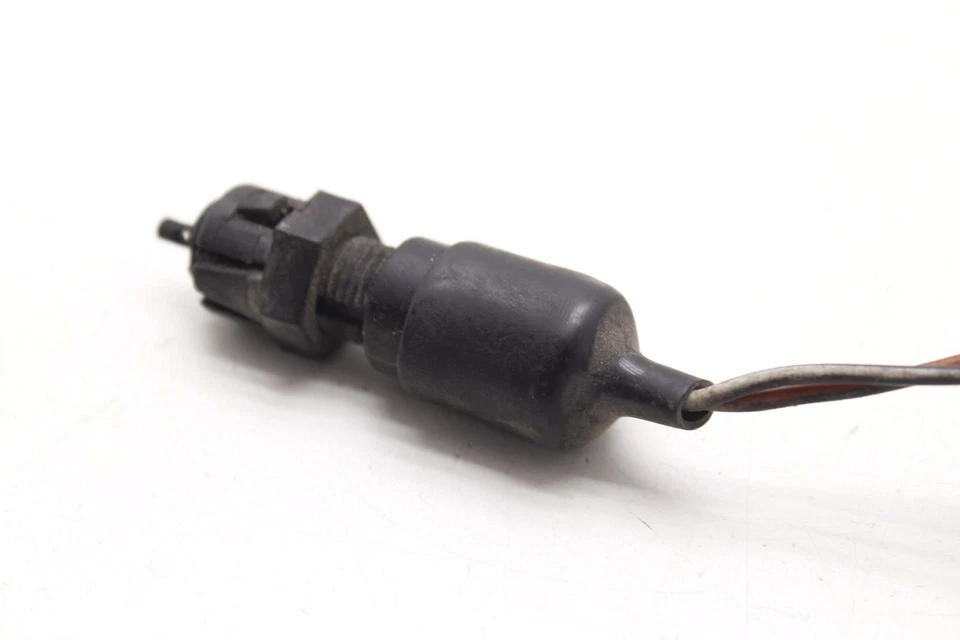 06 SENSOR FRENO TRASERO YAMAHA YZF R1 OEM R5.BX28 Foto 4 de 4