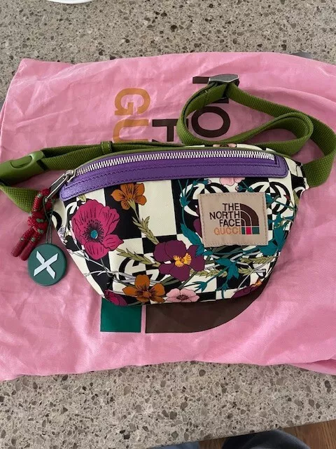 Sac ceinture zippée Gucci x The North face imprimé floral multicolore