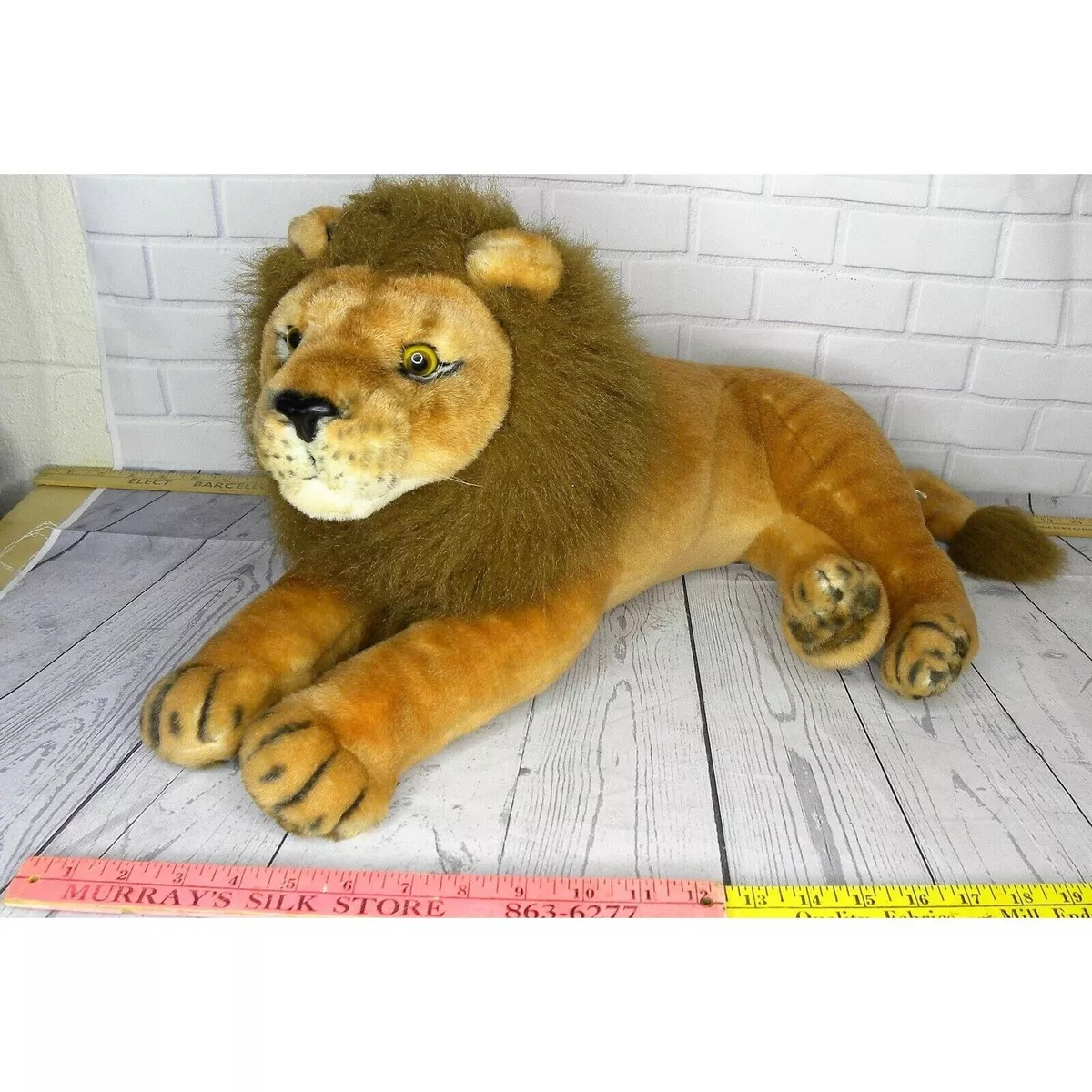 Vintage Lion Tan Felt covered with fur mane, 10 mouth closed and laying  down