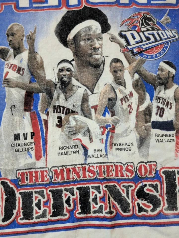 Camiseta Gráfica Rara 2004 Detroit Pistons "Los Ministros de Defensa" Talla L Foto 4 de 4