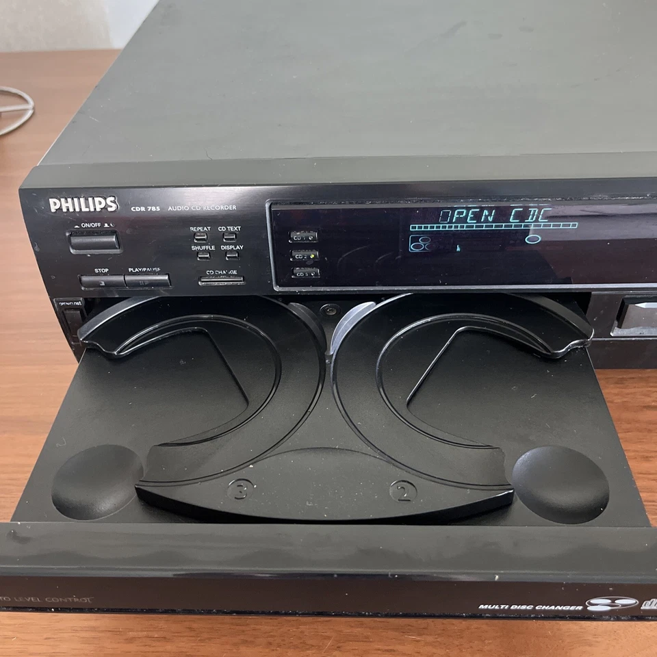 Philips CDR785 3-CD Changer . One CD is not working - Image 3 of 4