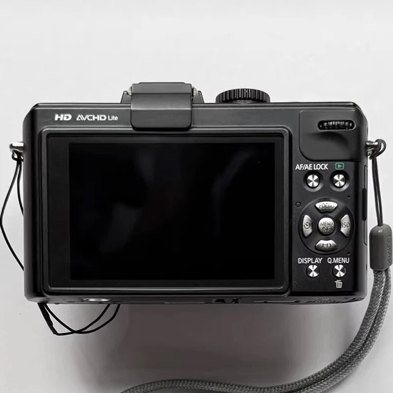 Cámara digital Panasonic LUMIX DMC-LX5 10,1 MP 3,8X con zoom óptico negra 90 % NUEVA Foto 2 de 4