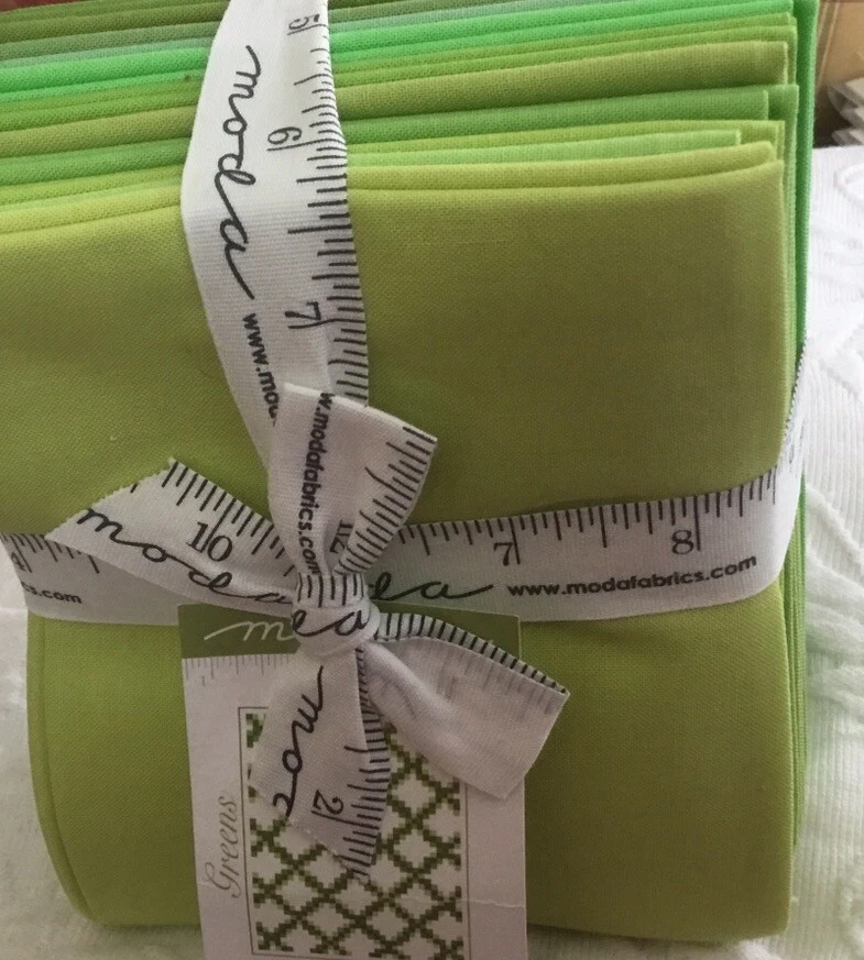 Moda BELLA SOLIDS 12 Fat Qtr. Bundle “Luck Of The Irish” Greens Pattern Included - Image 4 of 4