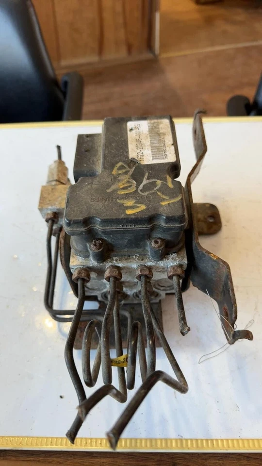 1999 2000 Ford Windstar Complete Anti Lock Brake Pump Unit Abs Module Assembly - Image 3 of 4