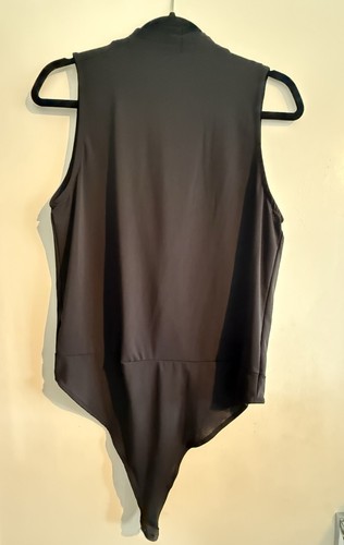 Zara V neck line buttoned top size L - Picture 4 of 6